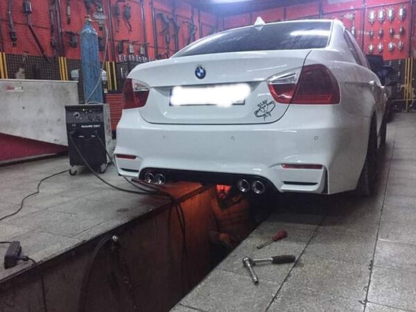 BMW E90 ARKA TAMPON BOYASIZ (FİBER)