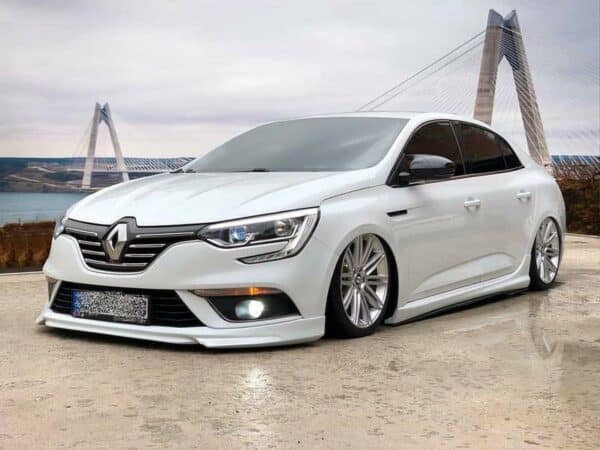 MEGANE 4 BODY KİT (PLASTİK)