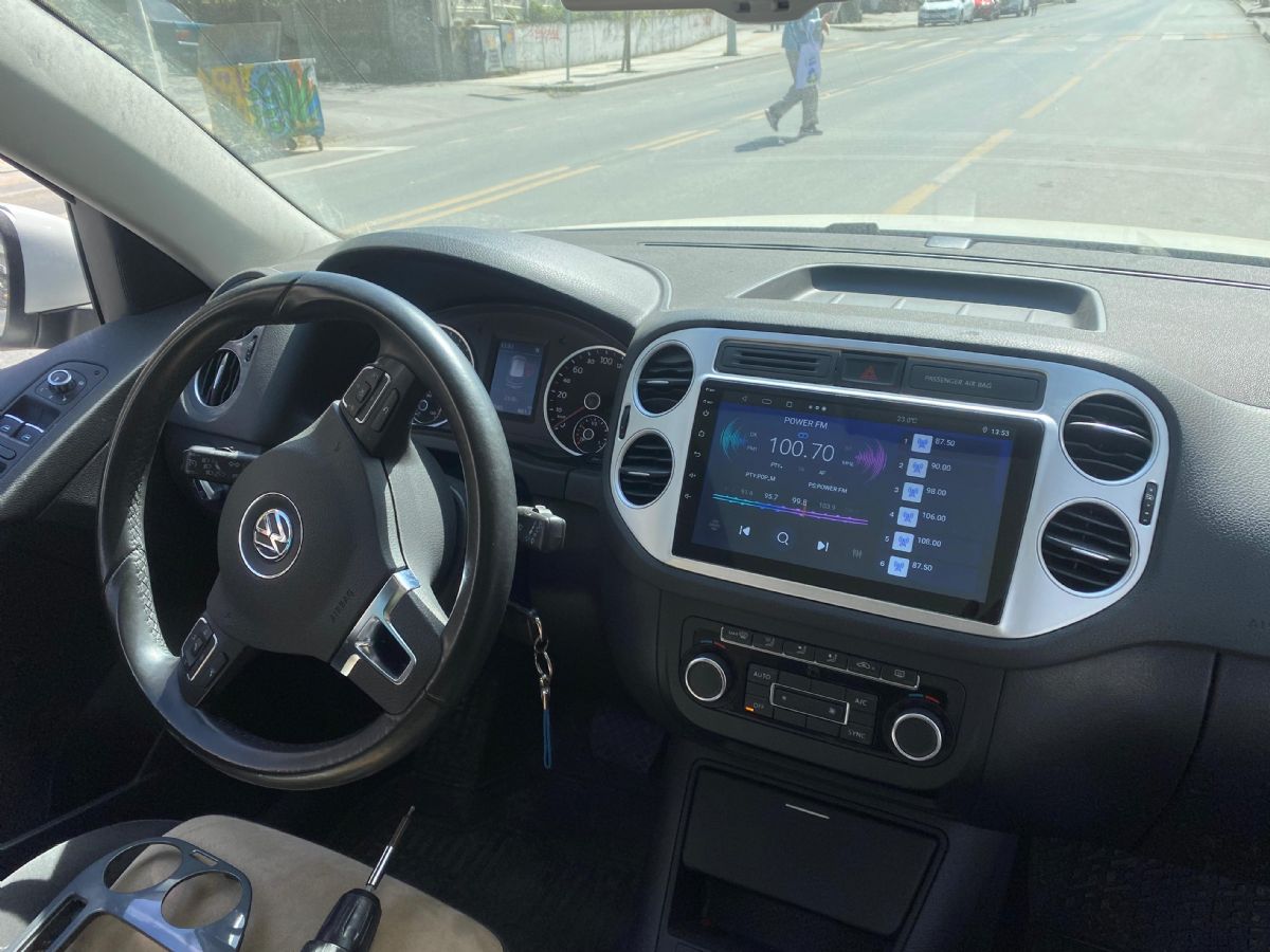 VOLKSWAGEN TİGUAN 2008-2016 ANDROİD MULTİMEDYA 4-32 8 ÇEK. CARPLAY- QLED EKRAN- AHD GERİ GÖRÜŞ KAMERASI 3 AMFİ ÇIKIŞLI PRO CİHAZ