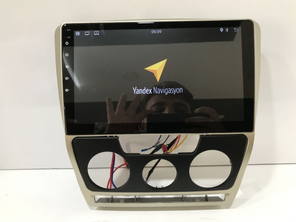 SKODA ESKİ OCTAVİA ANDROİD MULTİMEDYA 4-32 8 ÇEK. CARPLAY- QLED EKRAN- AHD GERİ GÖRÜŞ KAMERASI 3 AMFİ ÇIKIŞLI PRO CİHAZ