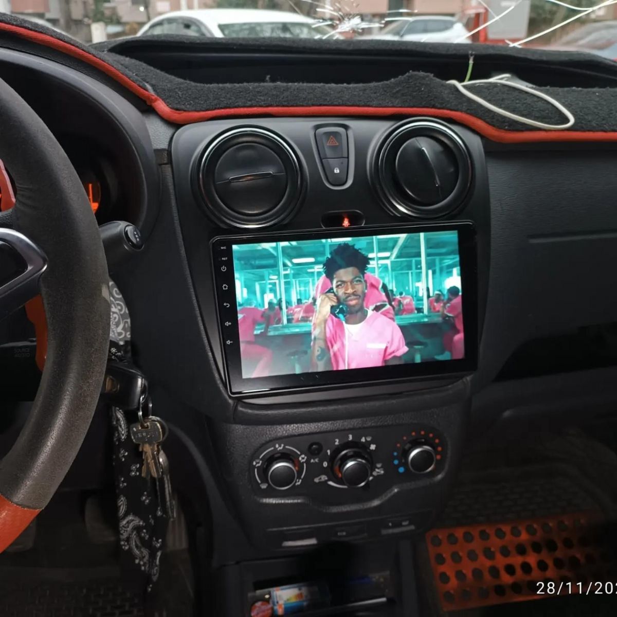 DACIA DOKKER - LOGGY ANDROİD MULTİMEDYA 4-32 8 ÇEK. CARPLAY- QLED EKRAN- AHD GERİ GÖRÜŞ KAMERASI 3 AMFİ ÇIKIŞLI PRO CİHAZ